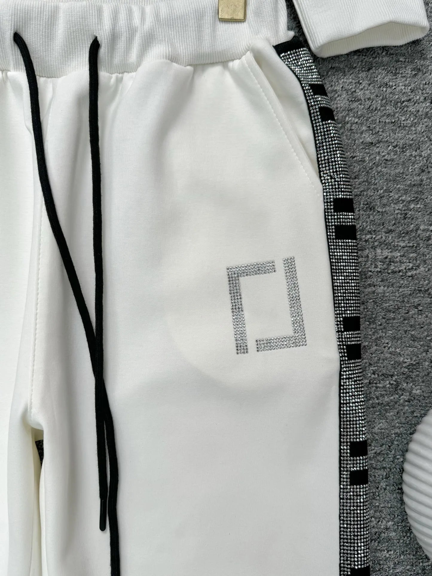 Designer Fashionable Colorful Crystal Diamond Letter Sweatshirt and Trousers Two-Piece Set for Women Autumn and Winter Suit for Men and Women M-2XL