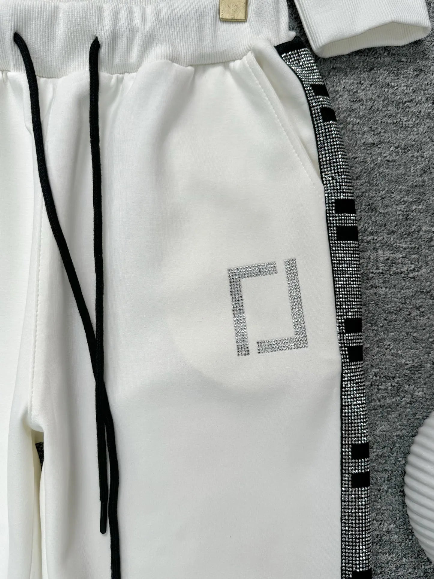 Designer Fashionable Colorful Crystal Diamond Letter Sweatshirt and Trousers Two-Piece Set for Women Autumn and Winter Suit for Men and Women M-2XL