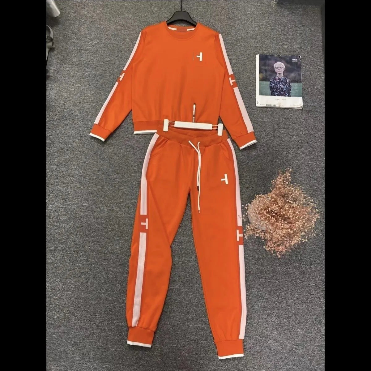 Designer Sports Suit, round Neck Casual Sweatshirt, Trousers, Fashion Brand Versatile Pullover Two-Piece Set for Men and Women