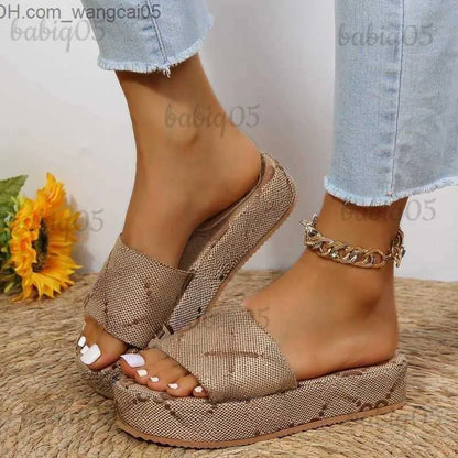 Designer Slippers 2024 New Platform Shoes Correct G Letters Embroidered Thick Sole Sandals for Women T240516